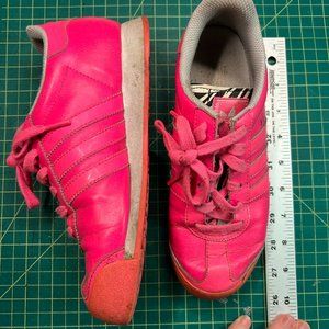 ❗DONATING Feb 1 ❗ Neon Pink w Zebra Print Adidas Samoa sneakers size 6